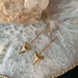 GOLD SHARK TOOTH BAR EARRINGS